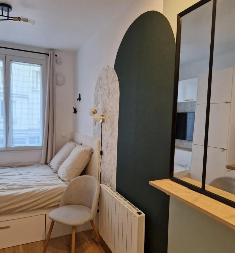 Tiny House In Paris Apartman